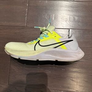 Nike Pegasus 38 Barely Volt / Volt / Photon Dust / Black